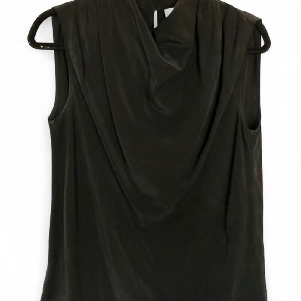 Aritzia Women's Green and Black Crop-top